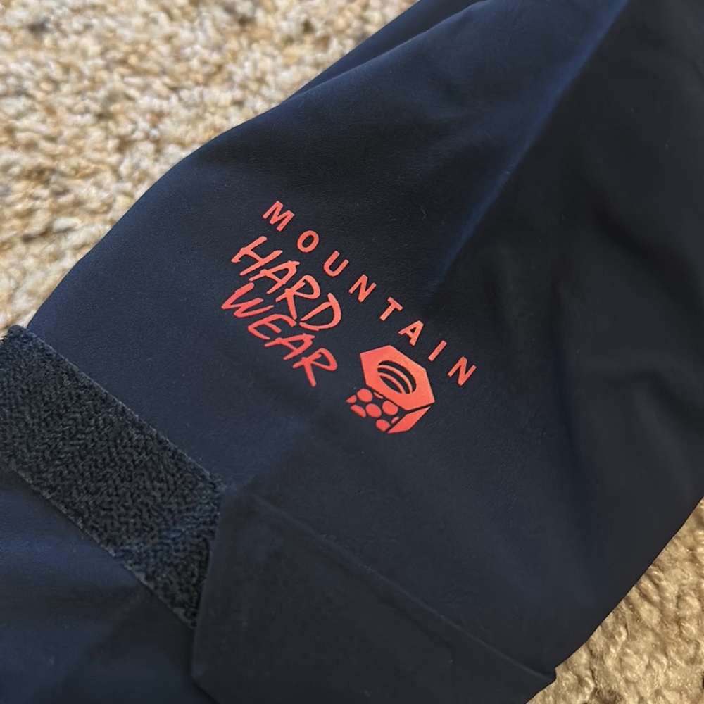 Women’s Mountain Hardware Cloud Seeker Jacket. Me… - image 4